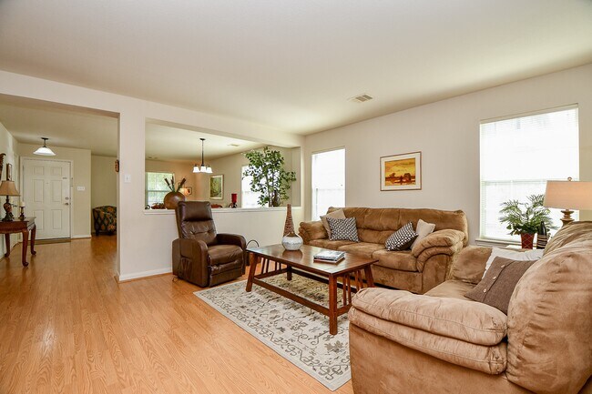 Building Photo - 18114 Waverly Hollow Ln