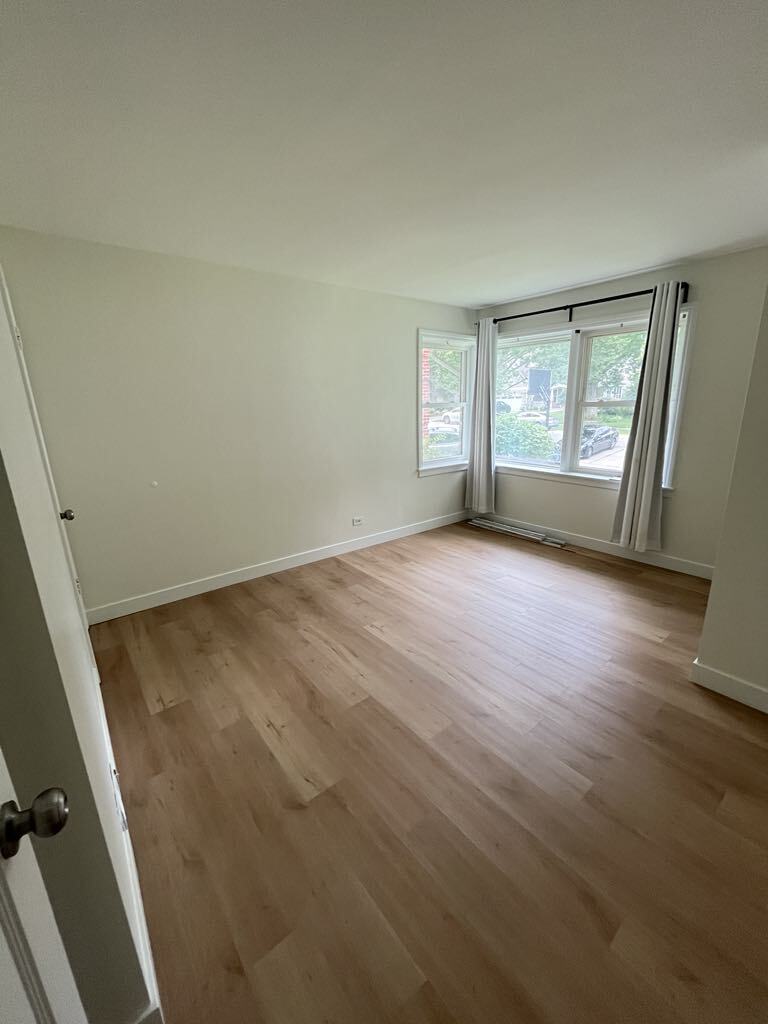 Building Photo - 127 S Forest Ave
