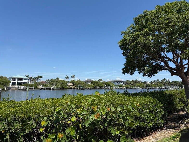 Primary Photo - 3545 S Ocean Blvd