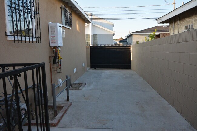 Building Photo - 4137 W 160th St