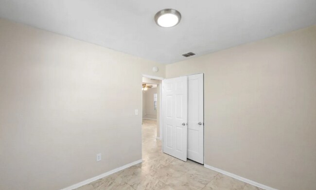 Building Photo - 1791 Sylvan Dr