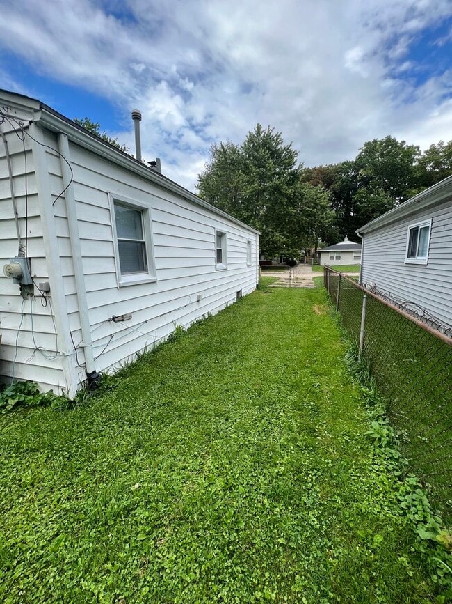 Building Photo - 26451 Lorenz St
