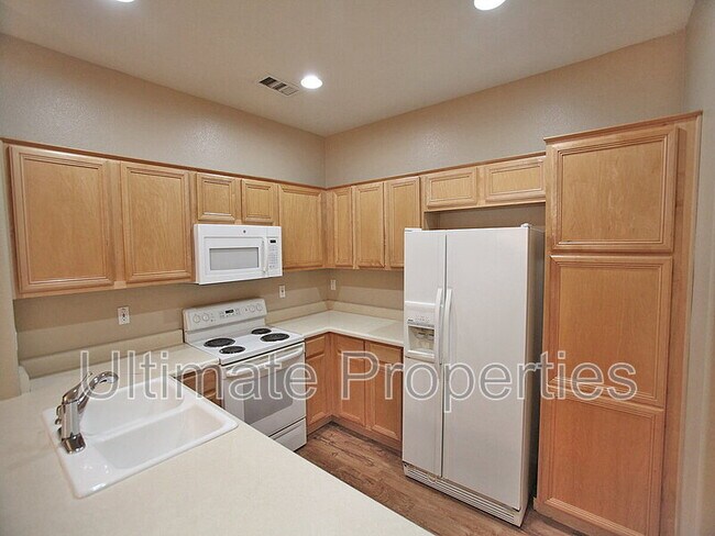 Building Photo - 8865 N 66th Dr