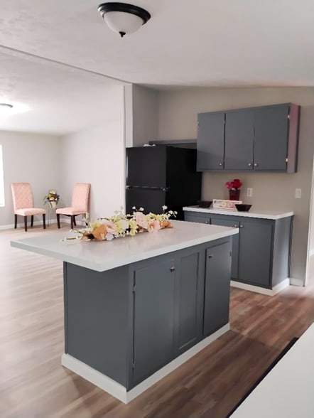 Building Photo - 138 Rainbow Dr