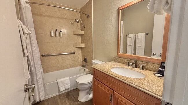 Building Photo - 2-Story, 2-Bedroom Condo For Rent in Indo ...