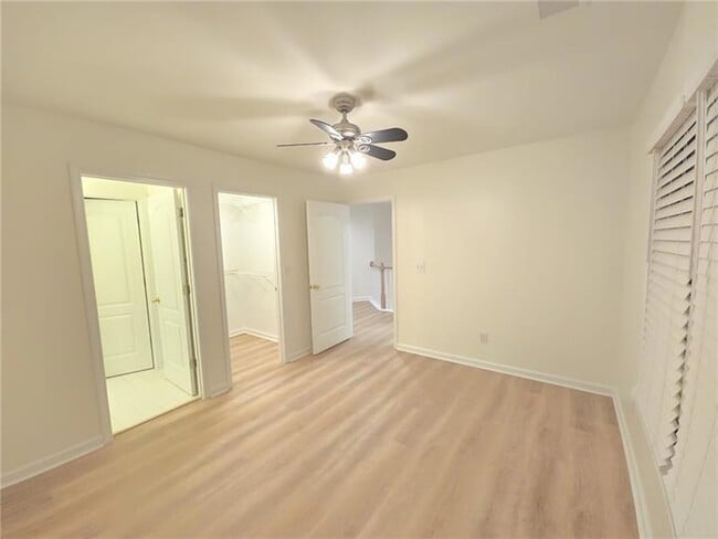 Building Photo - 12592 Waterside Dr
