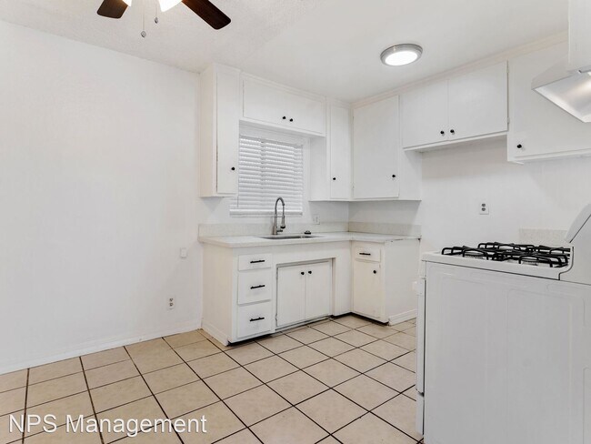 Building Photo - 3 br, 1 bath Apartment - 409 South Harris ...