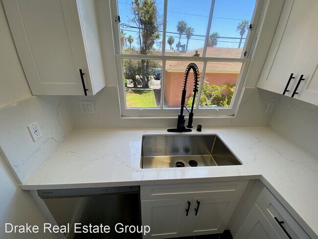 Building Photo - 1132-1142 Princeton St