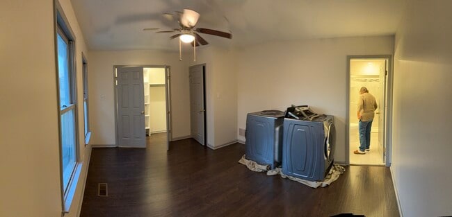 Building Photo - 1002 N Glen Dr