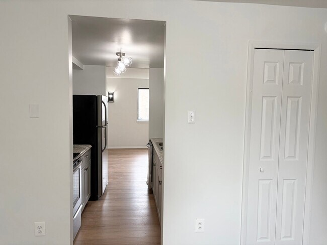 Building Photo - 7038 Knighthood Ln