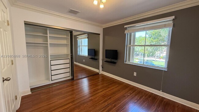 Building Photo - 4735 SW 164th Ave