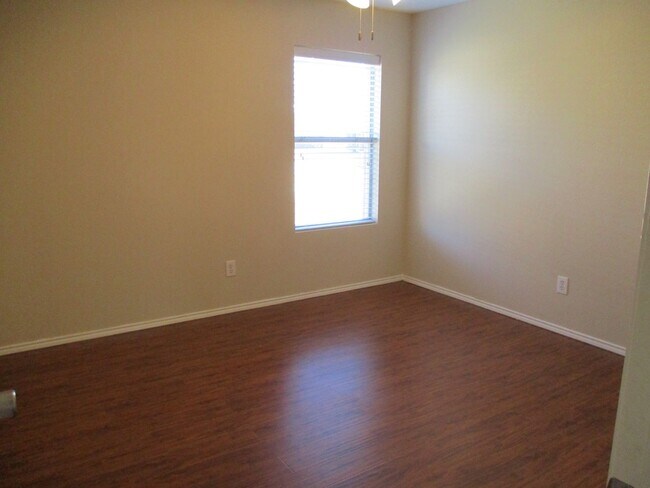 Building Photo - $1995 / 4br – 1760 ft2 - 4/2/2Ready to move in Woodland Creek Addition (Royse City)