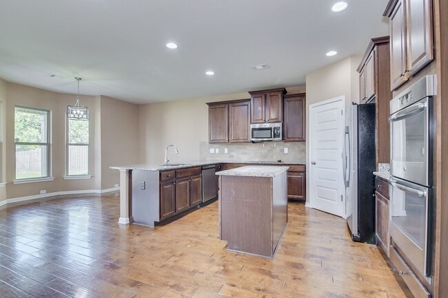Building Photo - 5403 Hadwin Ct