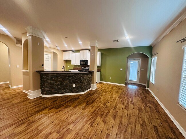 Building Photo - 6017 Tapestry Dr