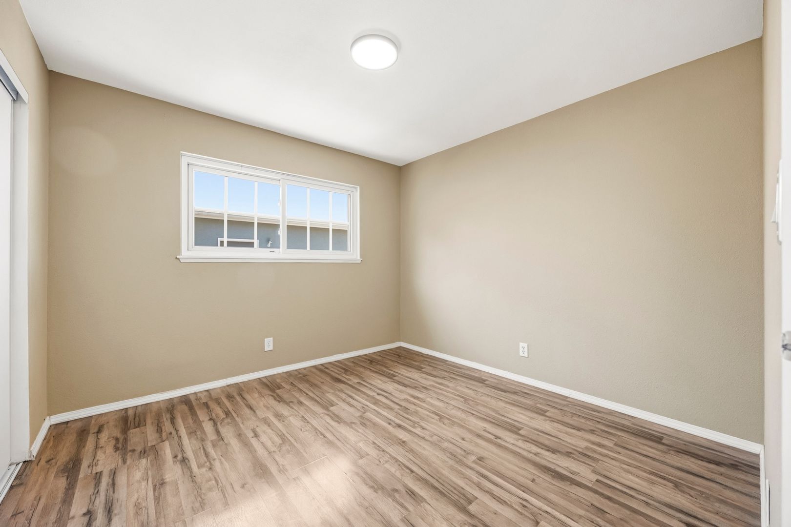 Building Photo - 2958 Rosette Ave