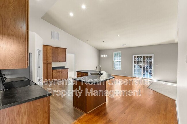 Building Photo - 116 Bascom Ct