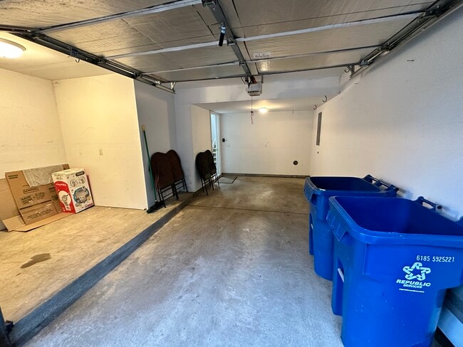 Building Photo - 3138 Promenade Cir