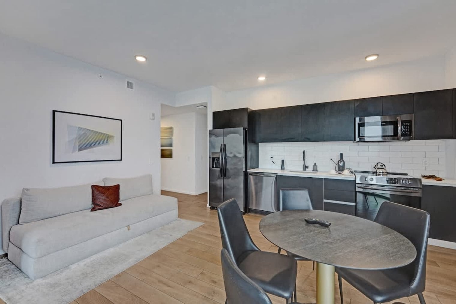 Building Photo - 398 NE 5th St