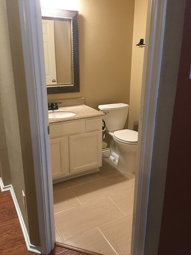 Building Photo - 6321 Pinehurst Dr