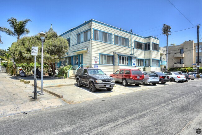 Building Photo - 16 Clubhouse Ave