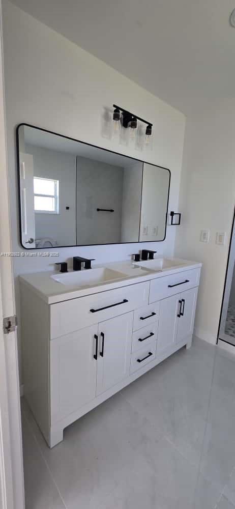 Building Photo - 1509 Sara Ave S