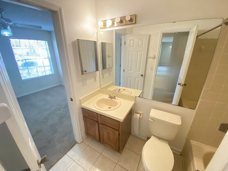 Building Photo - 1141 Exceller Ct