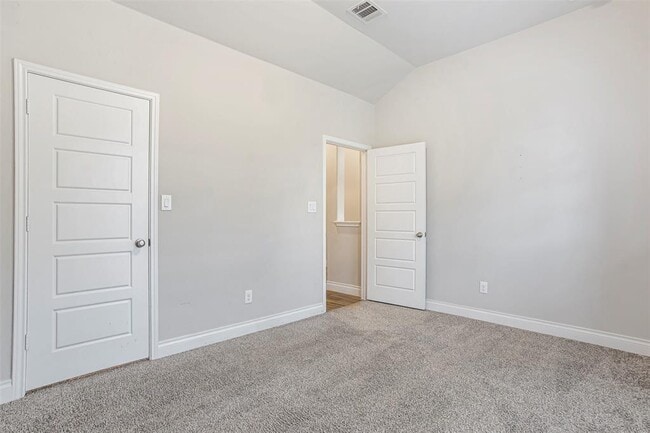 Building Photo - 204 Magdalene Way