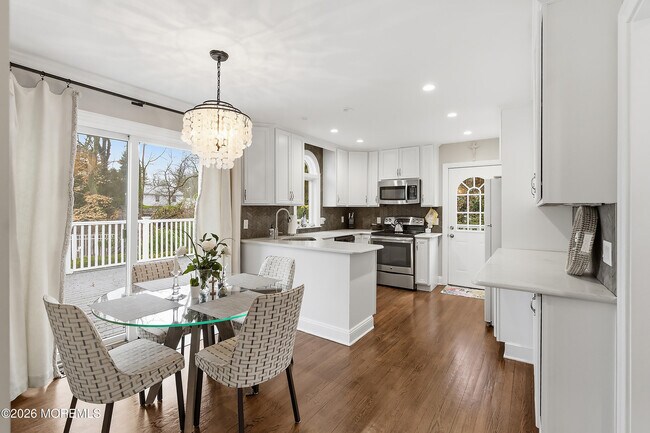 Building Photo - 96 Lakeshore Dr