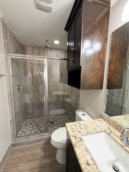 Building Photo - 2005 Pasadena Blvd