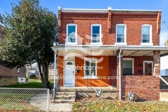 Building Photo - 414 S 2nd St