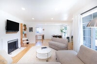 Building Photo - 309 Agnus Dr