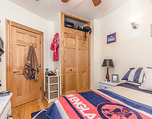 Building Photo - 137 Charles St