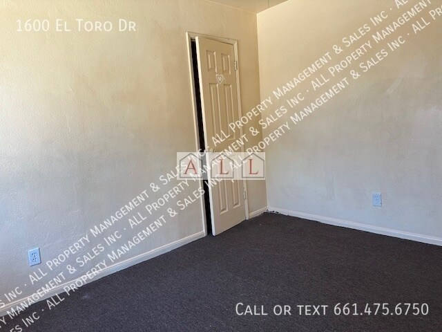 Building Photo - 1600 El Toro Dr