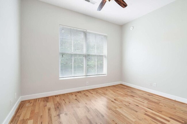 Building Photo - 384 Ralph McGill Blvd NE