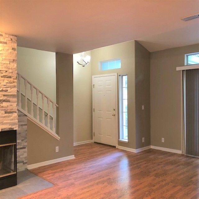 Building Photo - Updated Casa del Sol Townhome