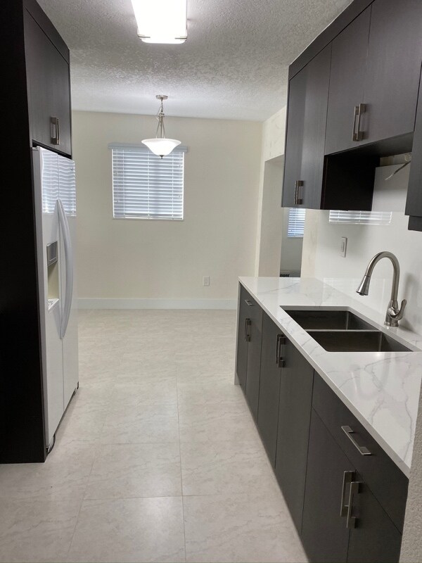 Building Photo - 1331 W 33rd St