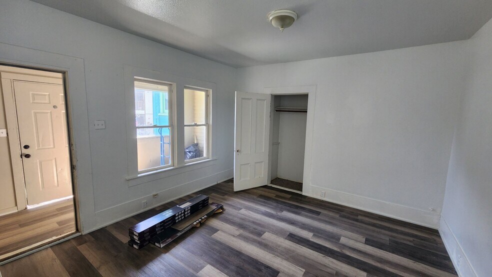 Building Photo - 815 G St