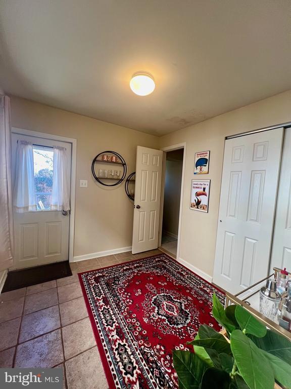 Building Photo - 1908 N Lincoln St