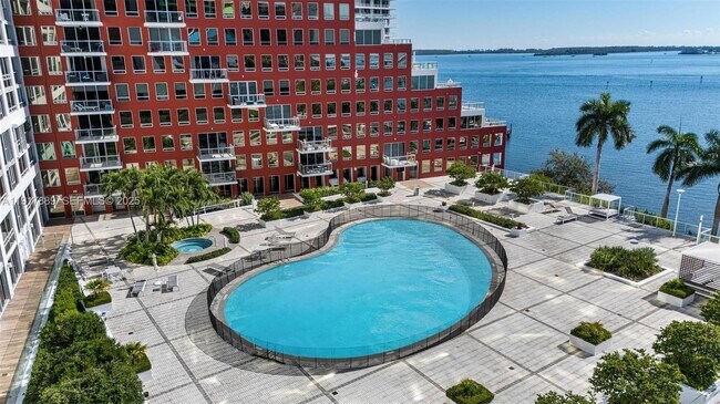 Building Photo - 1541 Brickell Ave