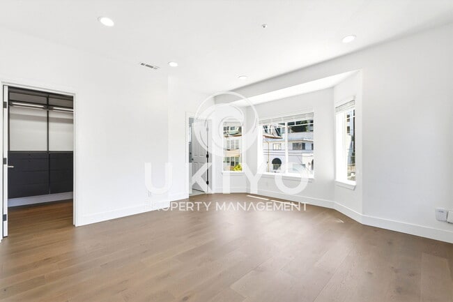 Building Photo - 2933 McClure St