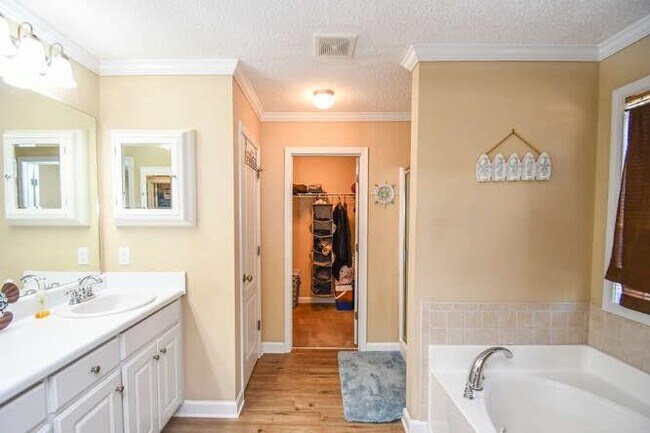 Building Photo - 886 Jefferson Walk Cir