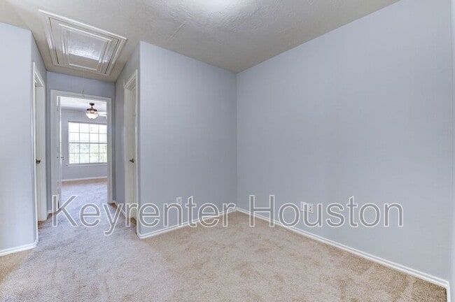 Building Photo - 47 Wickerdale Pl