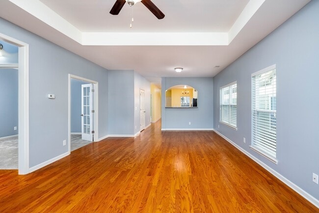 Building Photo - 2437 Duxbury Dr