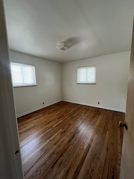 Building Photo - 259 S 10th Ave
