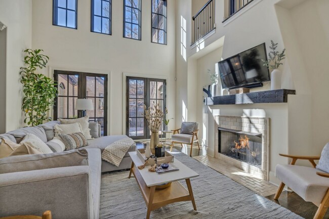 Building Photo - 1127 Glendale Ln