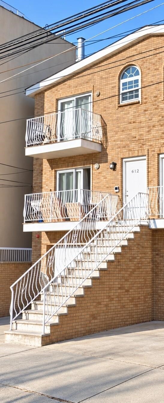 Building Photo - 612 3rd St