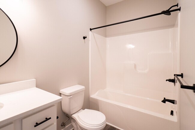 Building Photo - 8452 Oak Shade Cir