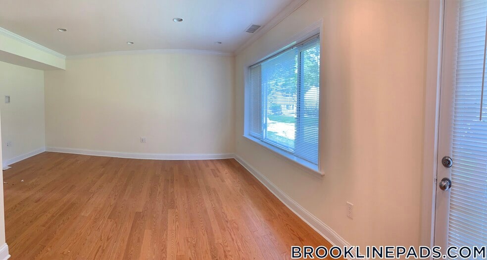 Building Photo - 210 Gerry Rd