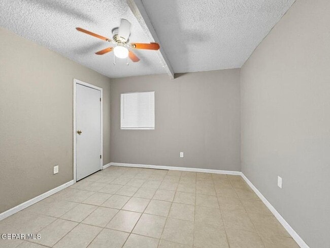 Building Photo - 106 Maple Ct