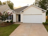 Building Photo - 4 Bedroom 2 Bathroom